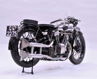 Model Factory Hiro 1/9 K485 Motorradbausatz Brough Superior SS100 (1934)
