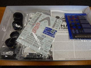 Kundenverkauf: Automodell-Bausatz 1/12 Tamiya Renault RE20 Turbo (mit Fotoätzteilen) - Euro 100