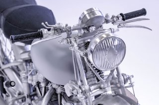 Model Factory Hiro 1/9 motorcycle kit K567 HRD Vincent Black Shadow (1948)